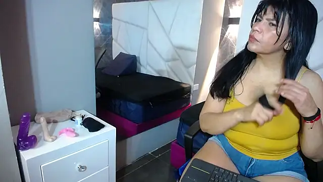 Snapshot of jennifer_0717 chatting on March 1, 2026, 12:32 am jennifer 0717 online show from March 1, 2026, 12:32 am