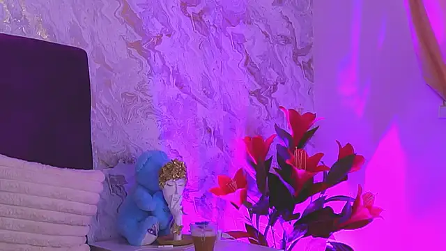 EllinaNuria online show from April 30, 2026, 4:08 am