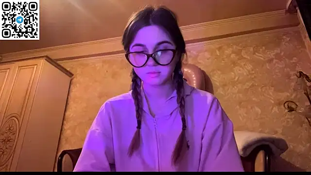 LovelySilk 63 online show from April 12, 2026, 6:44 pm