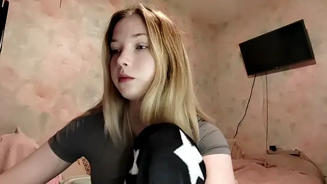 Snapshot of TiaBIanks chatting on April 1, 2026, 1:41 am TiaBIanks online show from April 1, 2026, 1:41 am