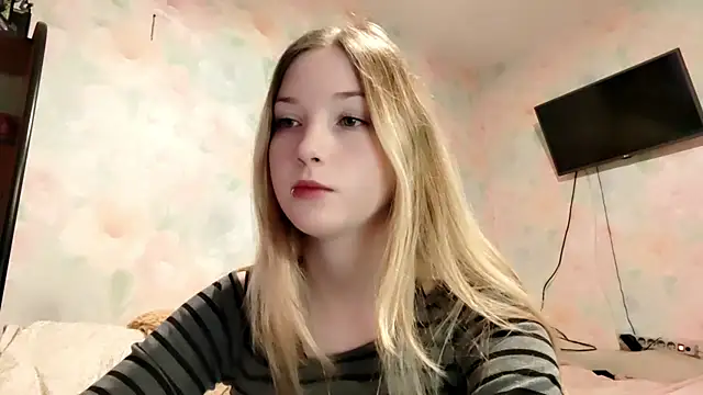 Snapshot of TiaBIanks chatting on April 16, 2026, 6:58 am TiaBIanks online show from April 16, 2026, 6:58 am