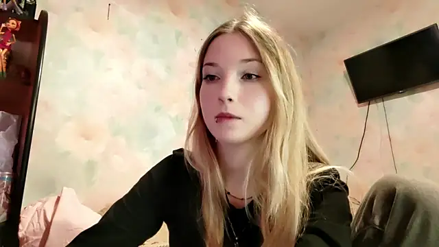 Snapshot of TiaBIanks chatting on April 8, 2026, 9:44 am TiaBIanks online show from April 8, 2026, 9:44 am