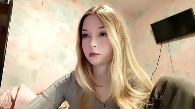 Snapshot of TiaBIanks chatting on April 10, 2026, 11:39 am TiaBIanks online show from April 10, 2026, 11:39 am