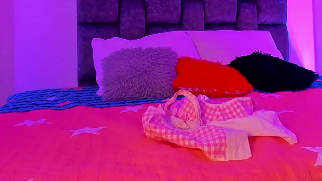 Snapshot of Madison_Rosee chatting on February 28, 2026, 11:43 am Madison Rosee online show from February 28, 2026, 11:43 am