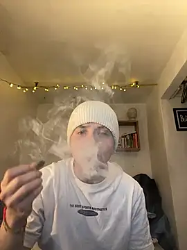 Snapshot of SimonMasseel chatting on February 14, 2026, 3:23 pm SimonMasseel online show from February 14, 2026, 3:23 pm