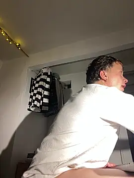 Snapshot of SimonMasseel chatting on February 17, 2026, 3:26 am SimonMasseel online show from February 17, 2026, 3:26 am