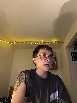 Snapshot of SimonMasseel chatting on February 13, 2026, 4:12 am SimonMasseel online show from February 13, 2026, 4:12 am