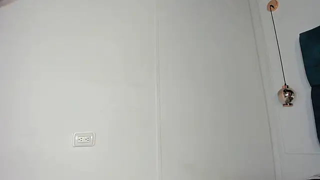 venezolana  caro online show from March 4, 2026, 12:13 pm