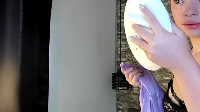 ASHLEY COLLINS1 online show from April 8, 2026, 2:18 pm