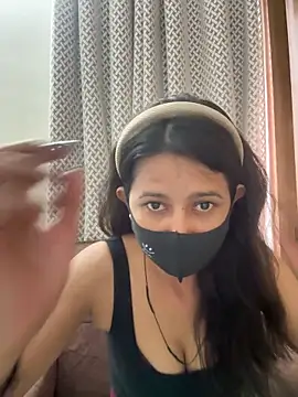 raavigirl online show from July 1, 2026, 12:05 pm