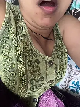 raavigirl online show from July 7, 2026, 7:50 pm