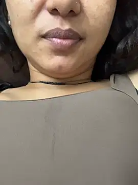 raavigirl online show from July 23, 2026, 7:10 pm