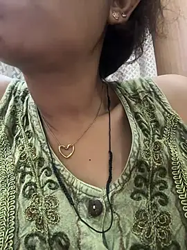 raavigirl online show from July 29, 2026, 4:50 pm