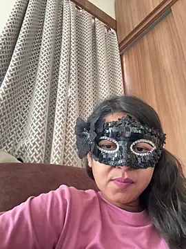 raavigirl online show from May 16, 2026, 6:34 am