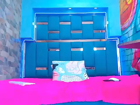 warmNoah online show from March 12, 2026, 7:18 pm