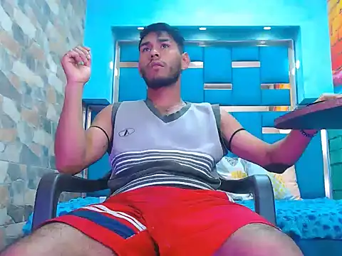 Snapshot of warmNoah chatting on February 13, 2026, 7:25 pm warmNoah online show from February 13, 2026, 7:25 pm