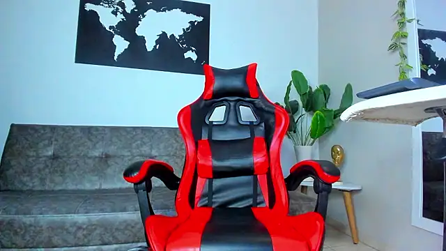 Snapshot of Alessrose chatting on February 24, 2026, 7:37 pm Alessrose online show from February 24, 2026, 7:37 pm