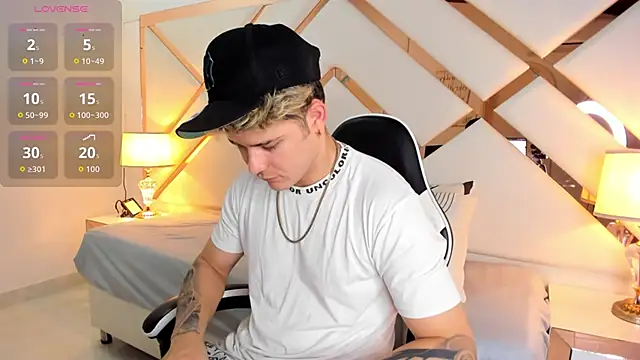 rayan linxx online show from February 21, 2026, 7:38 pm