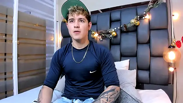 rayan linxx online show from March 31, 2026, 8:00 pm