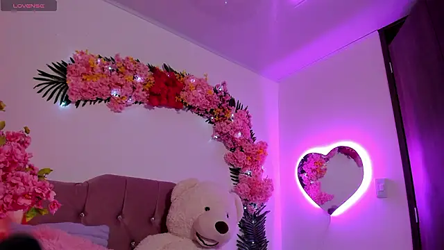 Snapshot of Eleanor_Park_ chatting on March 3, 2026, 3:46 am Eleanor Park online show from March 3, 2026, 3:46 am