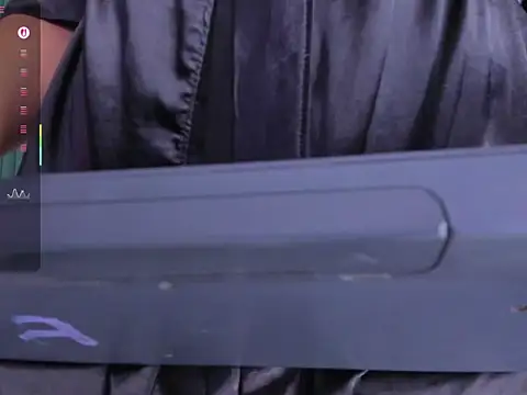 Venuz 01 online show from February 12, 2026, 9:03 pm