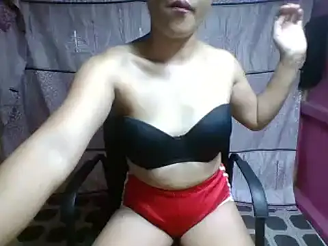 Snapshot of SweetHotBabe18 chatting on April 3, 2026, 4:41 am SweetHotBabe18 online show from April 3, 2026, 4:41 am