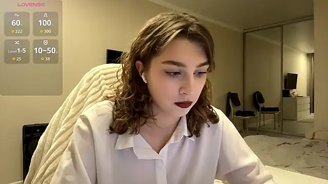 ElliKrovel online show from February 23, 2026, 2:06 pm