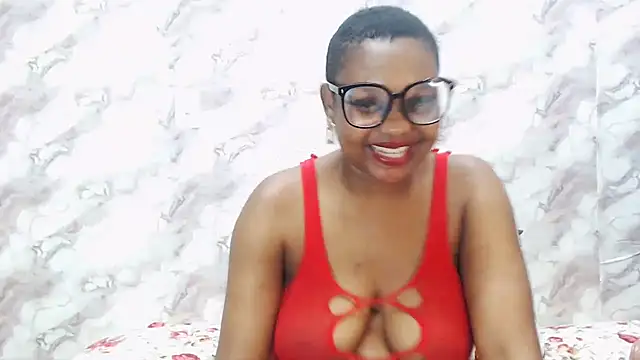 CrystalMelaninXX online show from April 7, 2026, 8:21 pm