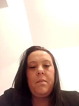 Snapshot of louisa36 chatting on February 28, 2026, 2:33 am louisa36 online show from February 28, 2026, 2:33 am