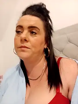 Snapshot of louisa36 chatting on February 15, 2026, 10:41 pm louisa36 online show from February 15, 2026, 10:41 pm