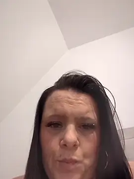 Snapshot of louisa36 chatting on February 7, 2026, 10:51 pm louisa36 online show from February 7, 2026, 10:51 pm