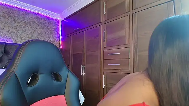 Snapshot of sarah_escobarr chatting on February 9, 2026, 1:53 pm sarah escobarr online show from February 9, 2026, 1:53 pm