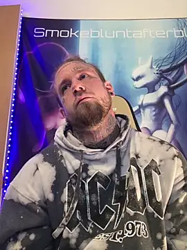 Snapshot of Smokebluntafterblunt chatting on February 10, 2026, 3:33 pm Smokebluntafterblunt online show from February 10, 2026, 3:33 pm