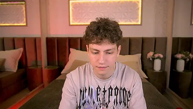 Snapshot of StefanBev chatting on February 19, 2026, 7:33 pm StefanBev online show from February 19, 2026, 7:33 pm