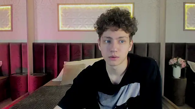 Snapshot of StefanBev chatting on March 1, 2026, 8:09 pm StefanBev online show from March 1, 2026, 8:09 pm