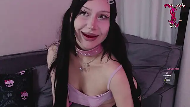 xdigitalxhoe online show from July 5, 2026, 9:21 pm