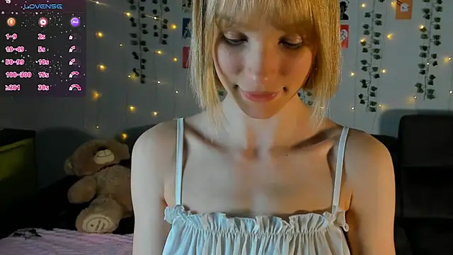 Kiracute18 online show from February 26, 2026, 5:57 pm