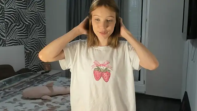 Kiracute18 online show from July 31, 2026, 5:43 pm