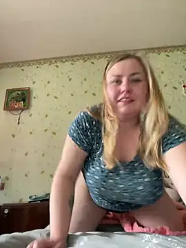 Mommy-girl-Lola online show from April 7, 2026, 8:05 am