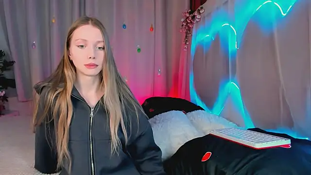 Snapshot of lada2k4 chatting on April 6, 2026, 6:03 am lada2k4 online show from April 6, 2026, 6:03 am