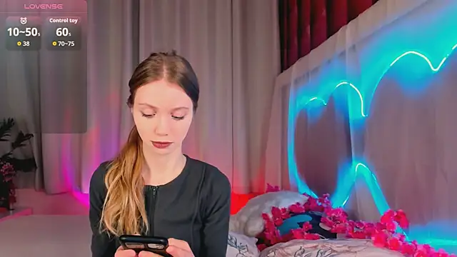 Snapshot of lada2k4 chatting on March 10, 2026, 5:44 am lada2k4 online show from March 10, 2026, 5:44 am