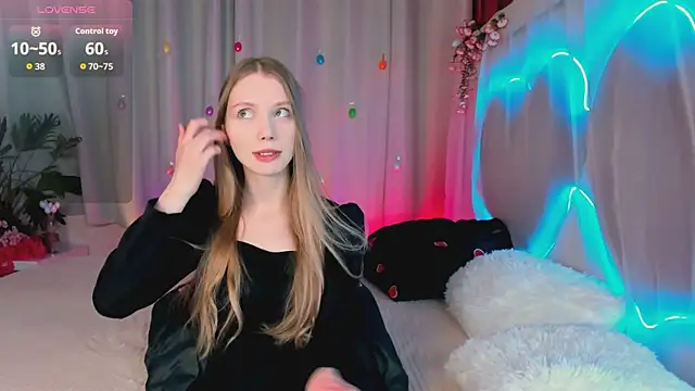 Snapshot of lada2k4 chatting on April 7, 2026, 5:20 am lada2k4 online show from April 7, 2026, 5:20 am