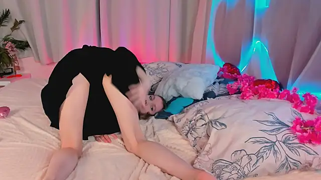 Snapshot of lada2k4 chatting on February 20, 2026, 6:19 am lada2k4 online show from February 20, 2026, 6:19 am