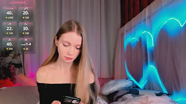 Snapshot of lada2k4 chatting on March 17, 2026, 5:43 am lada2k4 online show from March 17, 2026, 5:43 am