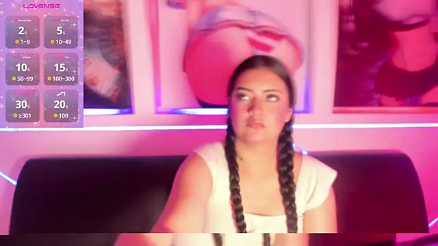 JoycePierce online show from March 3, 2026, 12:34 pm