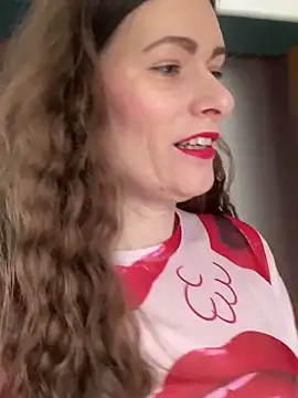 Midnight Munch online show from April 15, 2026, 10:10 am