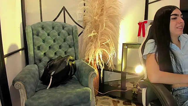 Snapshot of lorraineHunter chatting on February 18, 2026, 12:56 pm lorraineHunter online show from February 18, 2026, 12:56 pm