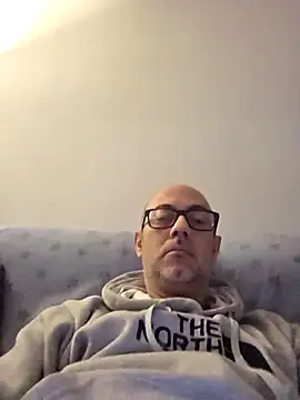 Snapshot of pareja47 chatting on February 23, 2026, 8:48 am pareja47 online show from February 23, 2026, 8:48 am