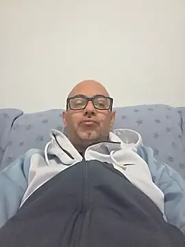 Snapshot of pareja47 chatting on February 17, 2026, 9:06 am pareja47 online show from February 17, 2026, 9:06 am