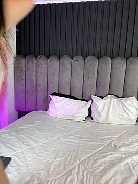 Snapshot of Nanda_vixen_ chatting on March 24, 2026, 12:21 am Nanda vixen online show from March 24, 2026, 12:21 am